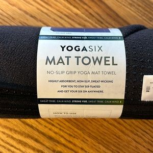 Black yoga mat towel by Y6